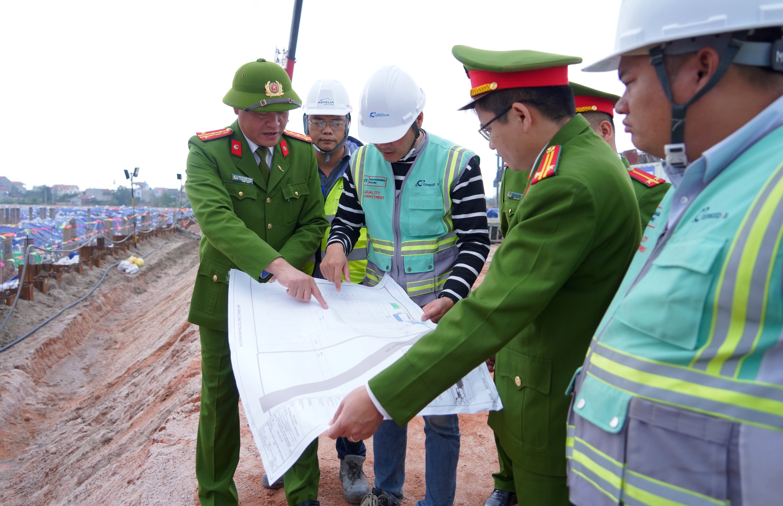 'Đại công trường' dự án sân bay Gia Bình nhộn nhịp những ngày cận tết 2 Cảnh nhộn nhịp trên đại công trường Sân bay Gia Bình những ngày cận tết - Ảnh 2.