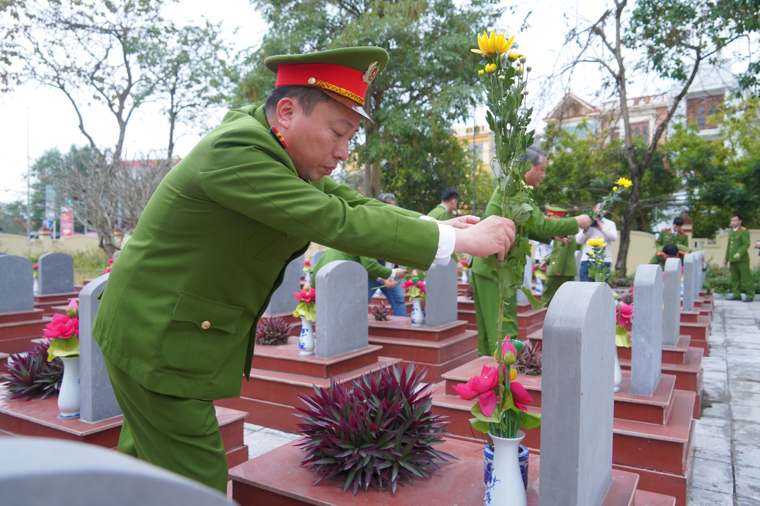 'Đại công trường' dự án sân bay Gia Bình nhộn nhịp những ngày cận tết 18 Cảnh nhộn nhịp trên đại công trường Sân bay Gia Bình những ngày cận tết - Ảnh 18.
