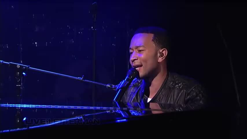 John Legend biểu diễn "All of Me" năm 2013