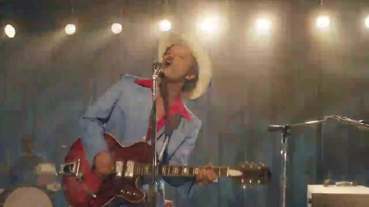 Trích MV 'Die with a Smile'