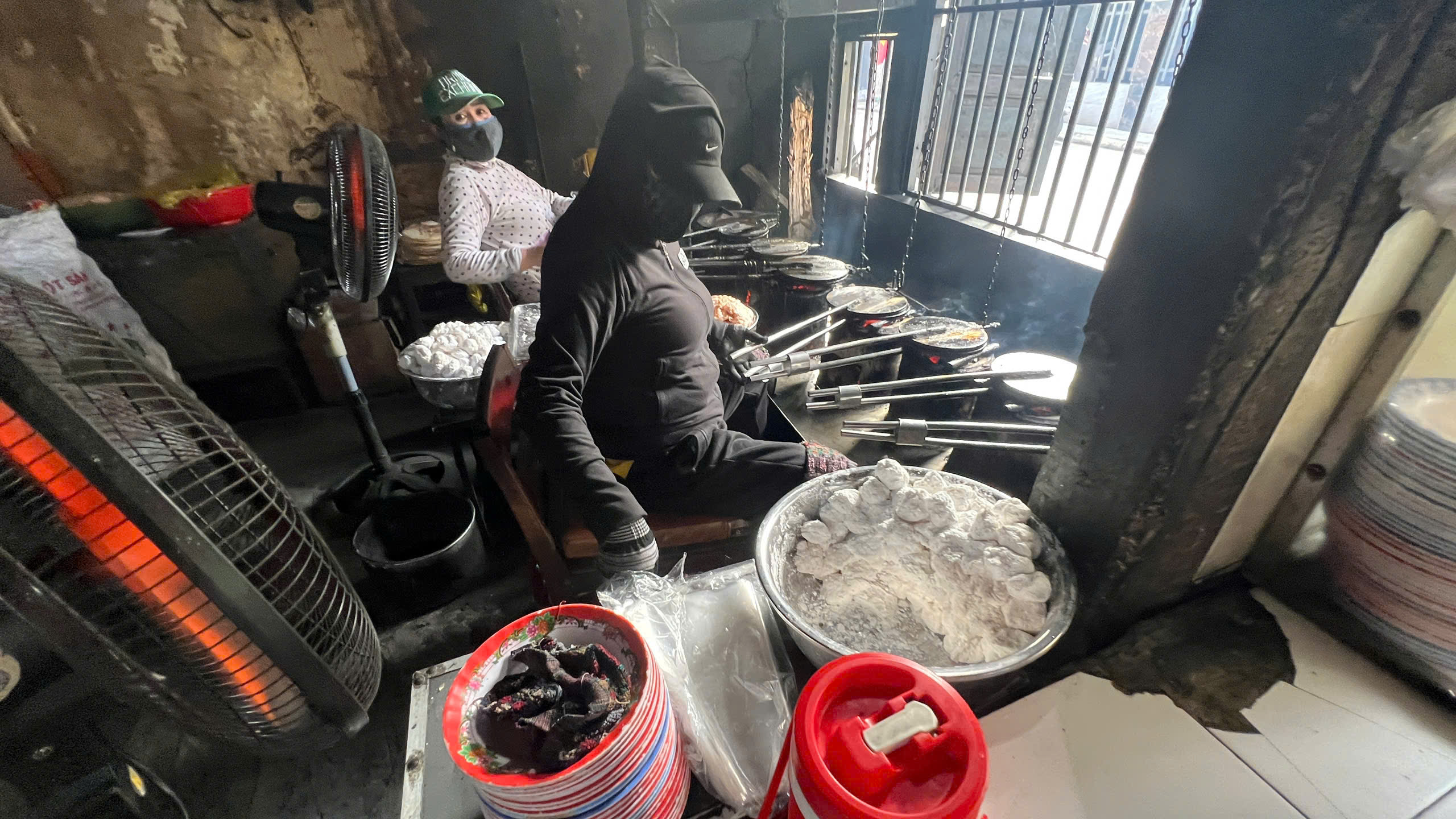 Bánh ép Huế – cơn thèm rất thật của khách phương xa ngày Tết - Ảnh 5.