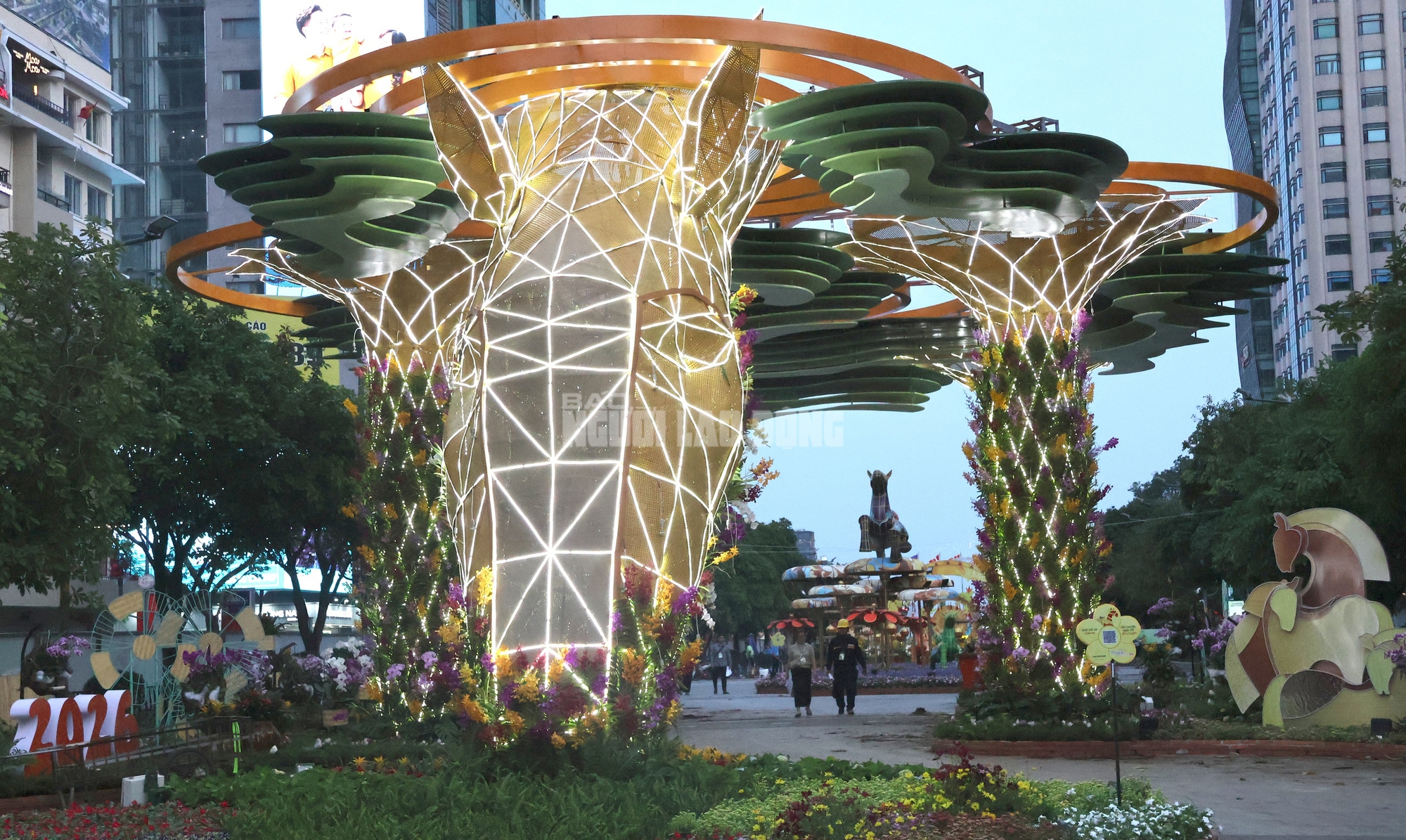 Hé lộ linh vật Ngựa ở Đường hoa Nguyễn Huệ trước giờ G - Ảnh 4.