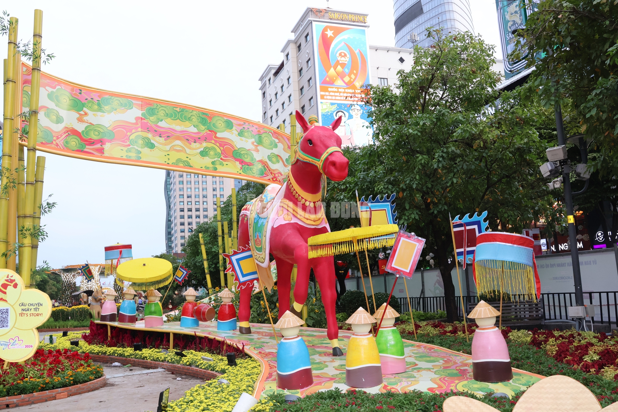 Hé lộ linh vật Ngựa ở Đường hoa Nguyễn Huệ trước giờ G - Ảnh 6.