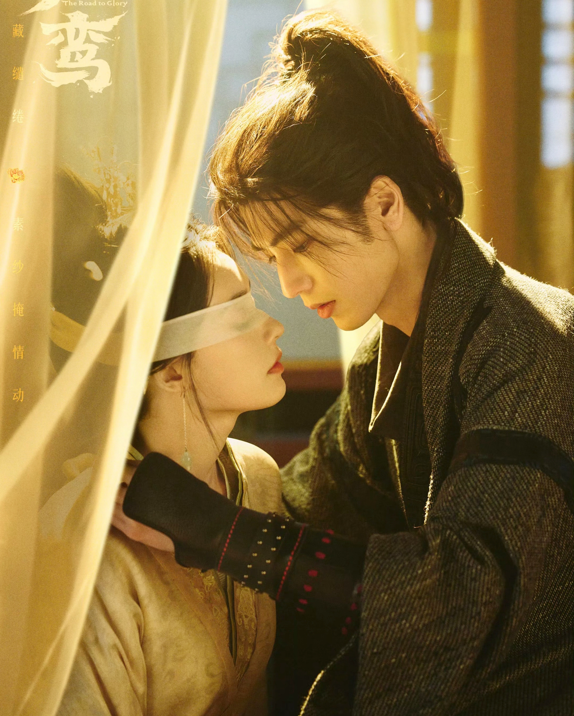 10 cặp đôi ngôn tình xả ảnh cực hot nhân dịp Valentine: Địch Lệ Nhiệt Ba và tình trẻ cực đẹp đôi, có anh yêu tận 3 cô- Ảnh 4.