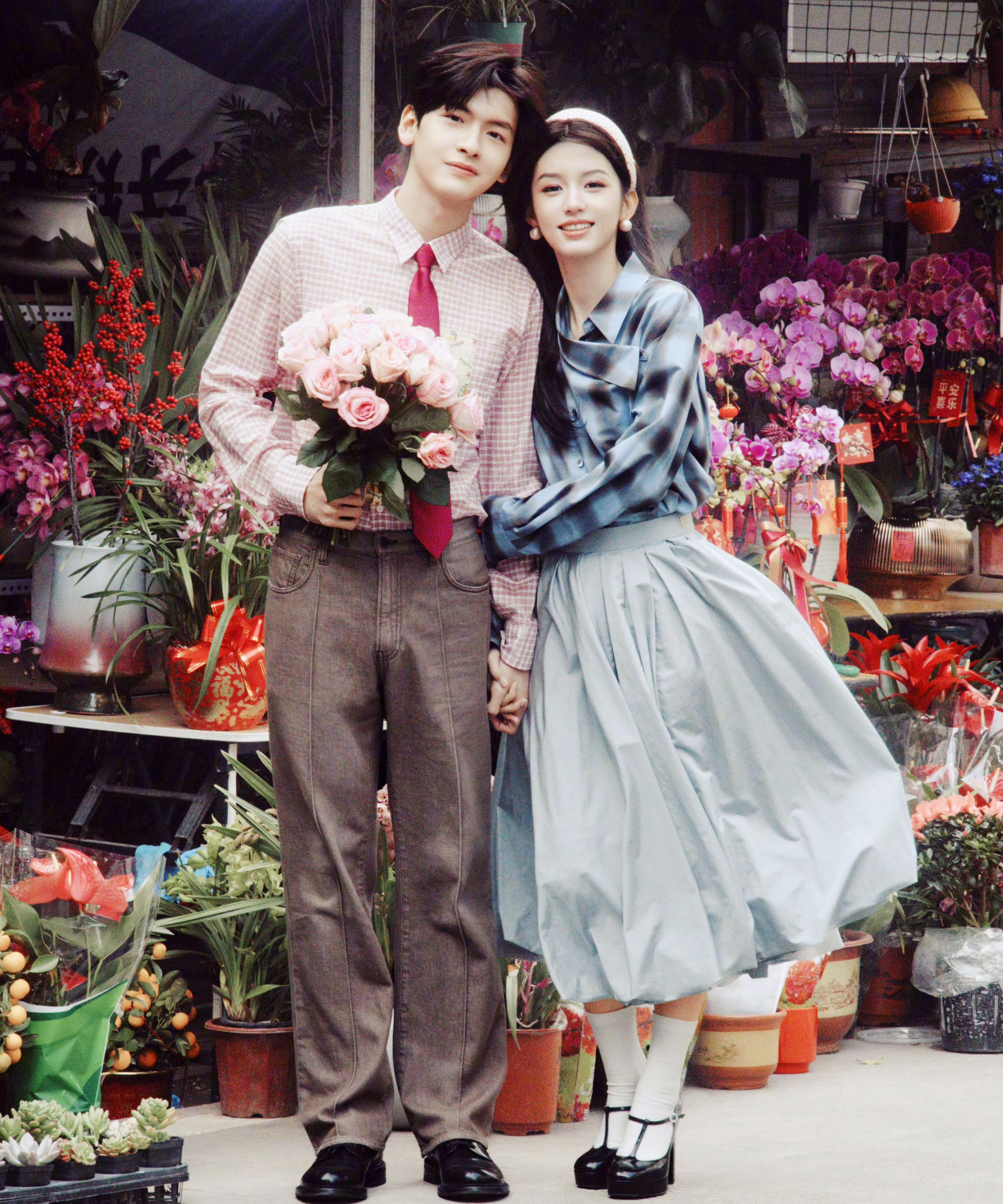 10 cặp đôi ngôn tình xả ảnh cực hot nhân dịp Valentine: Địch Lệ Nhiệt Ba và tình trẻ cực đẹp đôi, có anh yêu tận 3 cô- Ảnh 14.