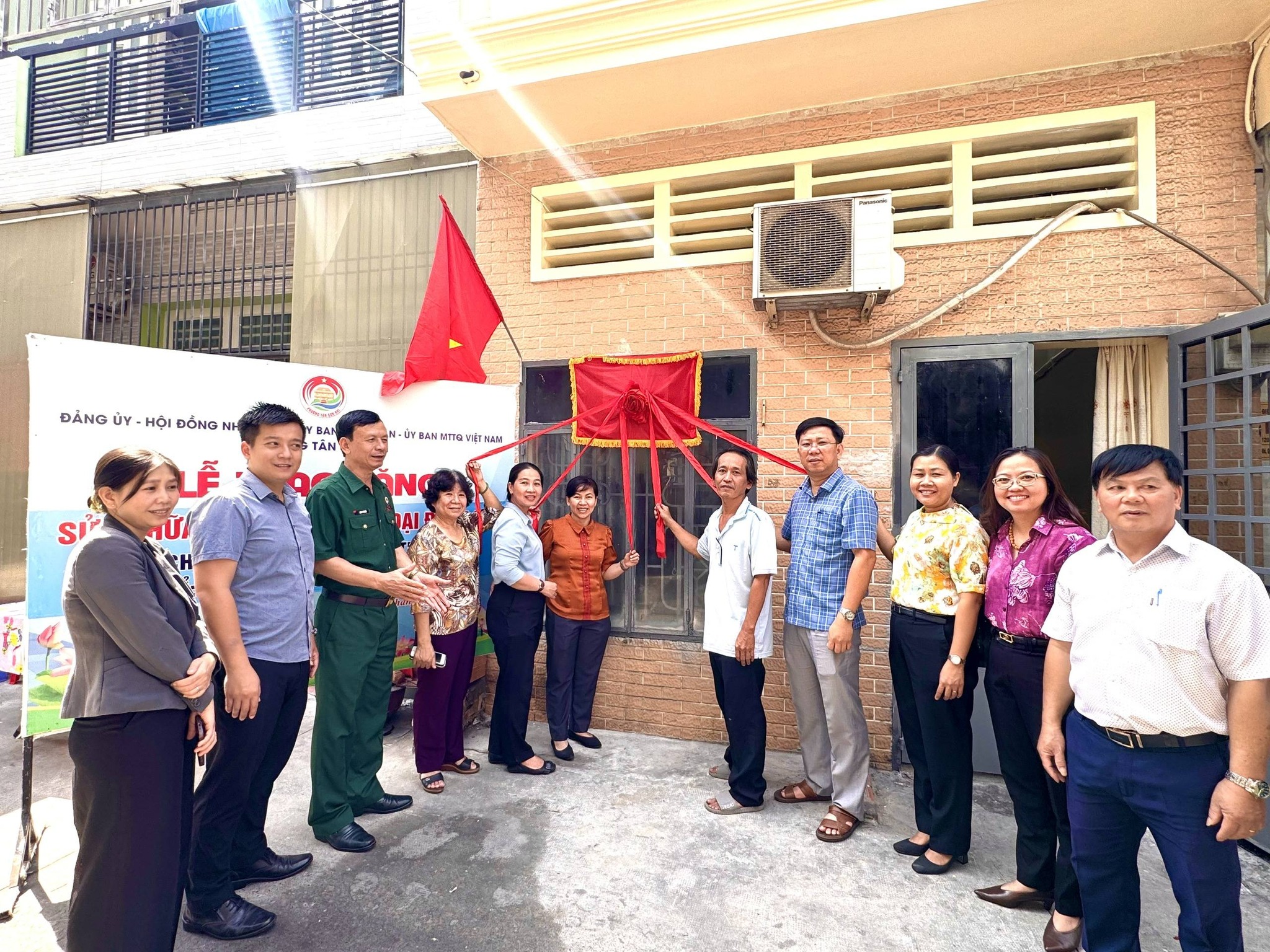 Tết Bính Ngọ 2026 và nghĩa tình ở phường Tân Sơn Nhì - Ảnh 3.