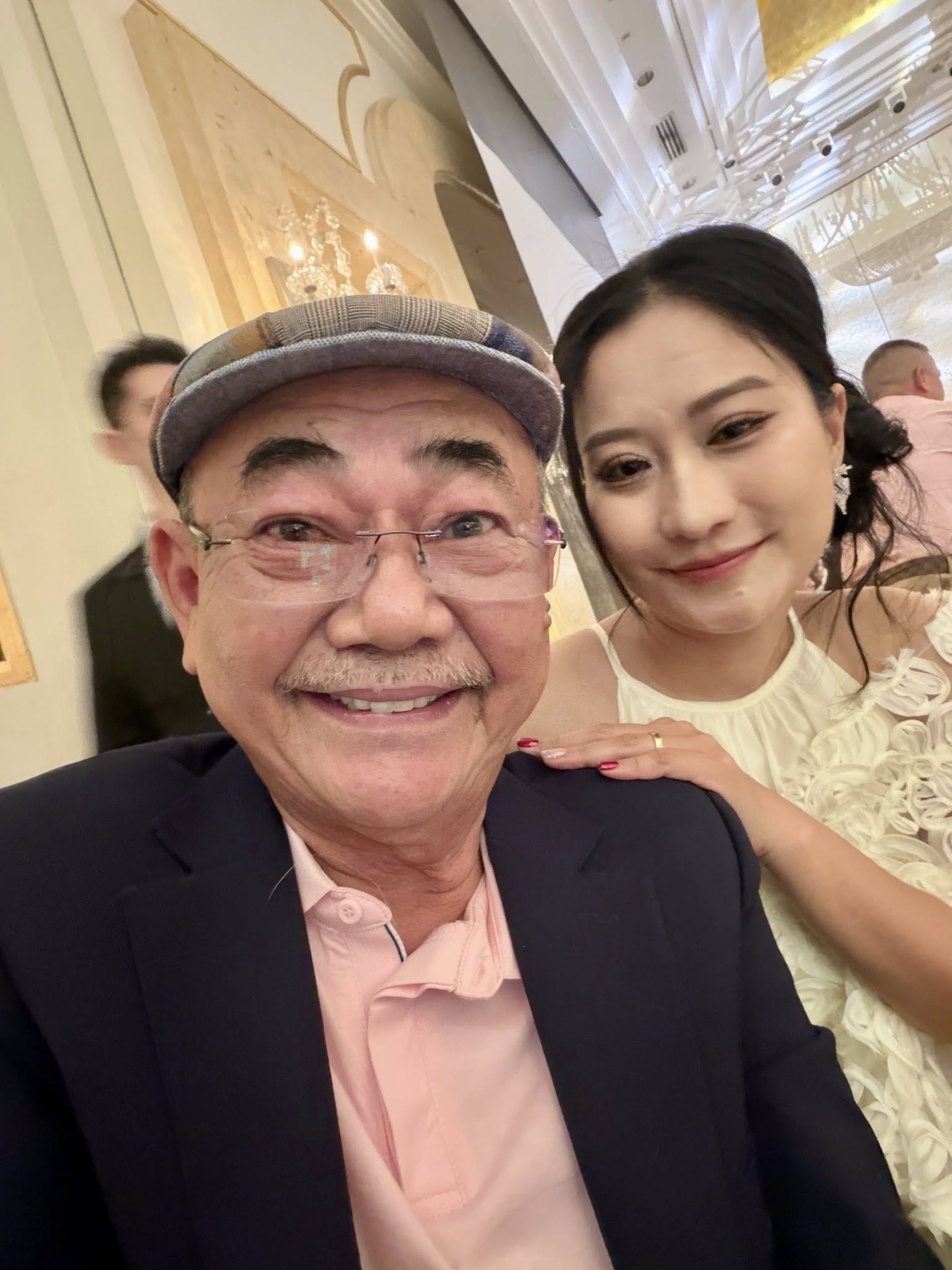 Cặp sao lệch tuổi đón Valentine: Bức ảnh Mỹ Tâm và Mai Tài Phến gây sốt - 3 Cặp sao lệch tuổi đón Valentine: Bức ảnh Mỹ Tâm và Mai Tài Phến gây sốt - 3