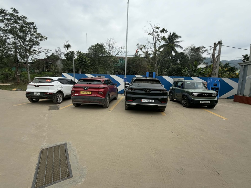 Chủ xe điện và nỗi lo sạc ở đâu trên hành trình 1.500km về quê dịp Tết - 7