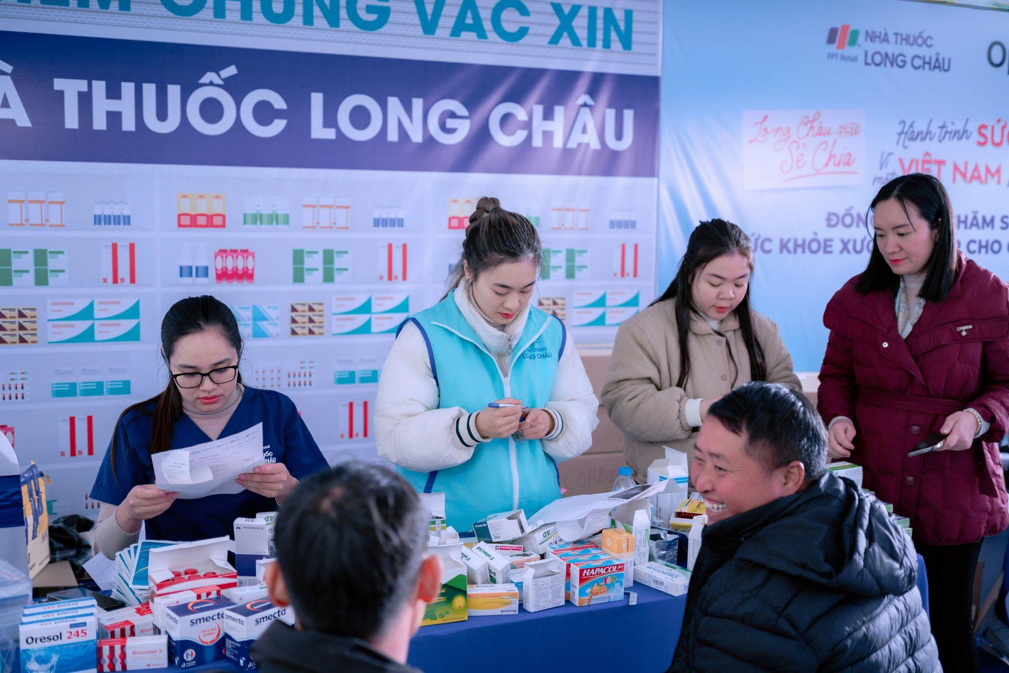 Đưa Tết ấm đến gần hàng nghìn hoàn cảnh khó khăn: Hành trình tiếp nối lan tỏa yêu thương của Long Châu trong mùa xuân 2026- Ảnh 4.