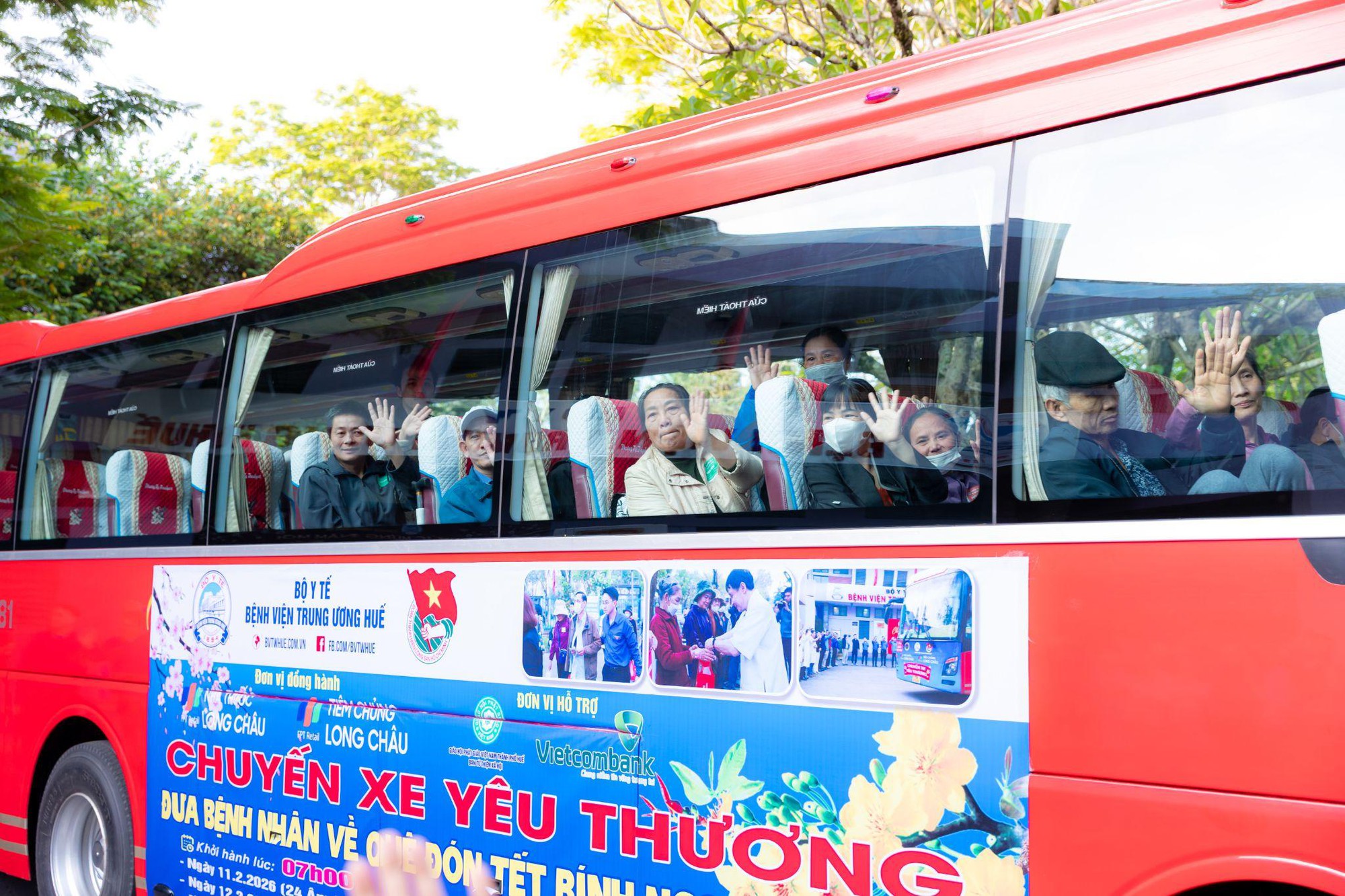 Đưa Tết ấm đến gần hàng nghìn hoàn cảnh khó khăn: Hành trình tiếp nối lan tỏa yêu thương của Long Châu trong mùa xuân 2026- Ảnh 7.