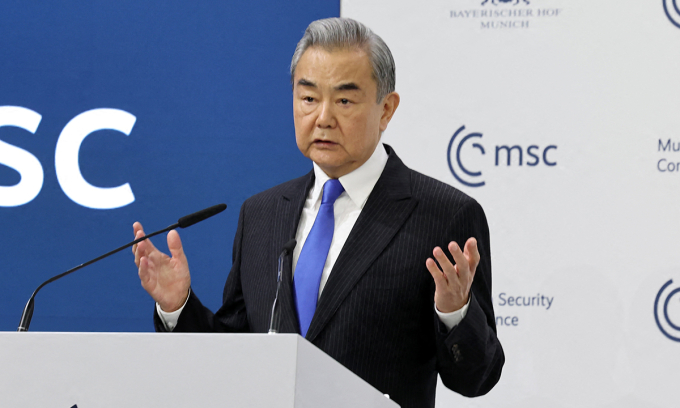 Ngoại trưởng Trung Quốc Vương Nghị phát biểu tại Hội nghị An ninh Munich, Đức ngày 14/2. Ảnh: AFP