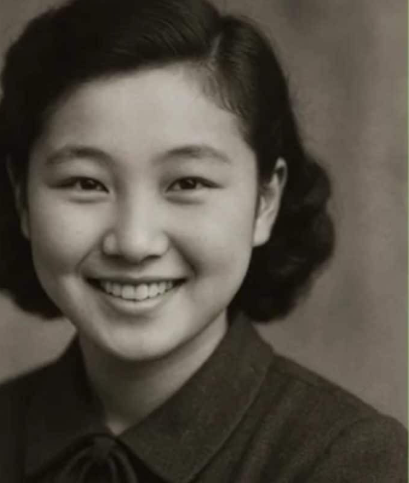 Chuyện khó tin của nữ nhân viên 90 tuổi và kỷ lục Guinness gây sốt toàn cầu- Ảnh 2.