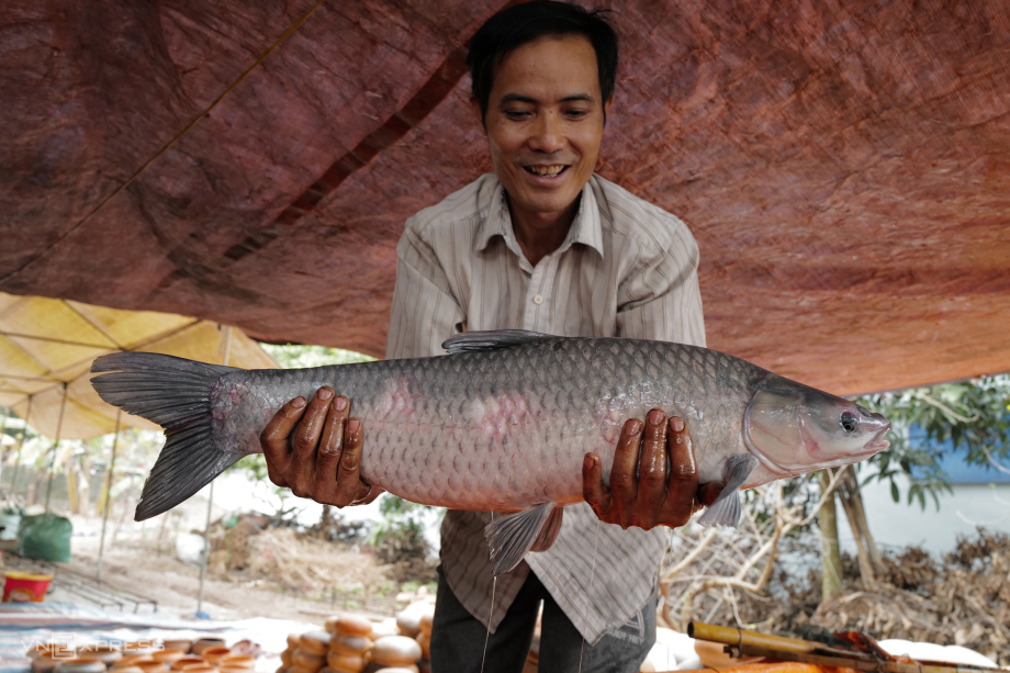 Cảnh tượng ngay lúc này tại một ngôi làng nằm ven sông Hồng: Nghi ngút khói cả ngày lẫn đêm- Ảnh 4.