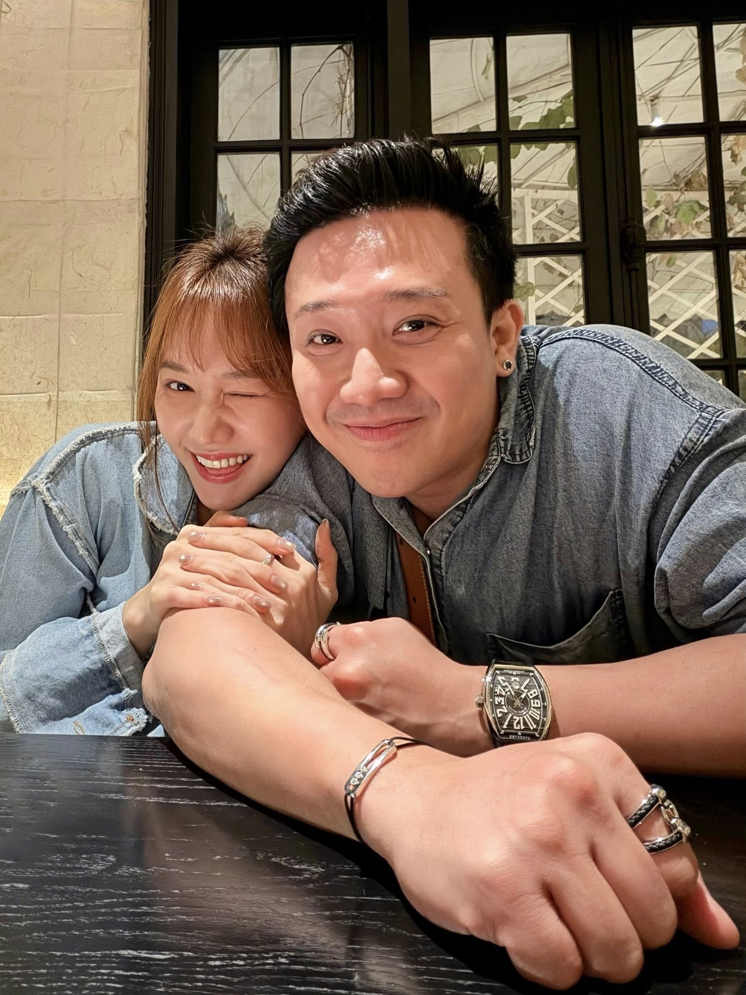 Trấn Thành tươi rói khi gặp lại người yêu cũ, thái độ với Hari Won mới đáng bàn- Ảnh 6. Trấn Thành tươi rói khi gặp lại người yêu cũ, thái độ với Hari Won mới đáng bàn- Ảnh 6.