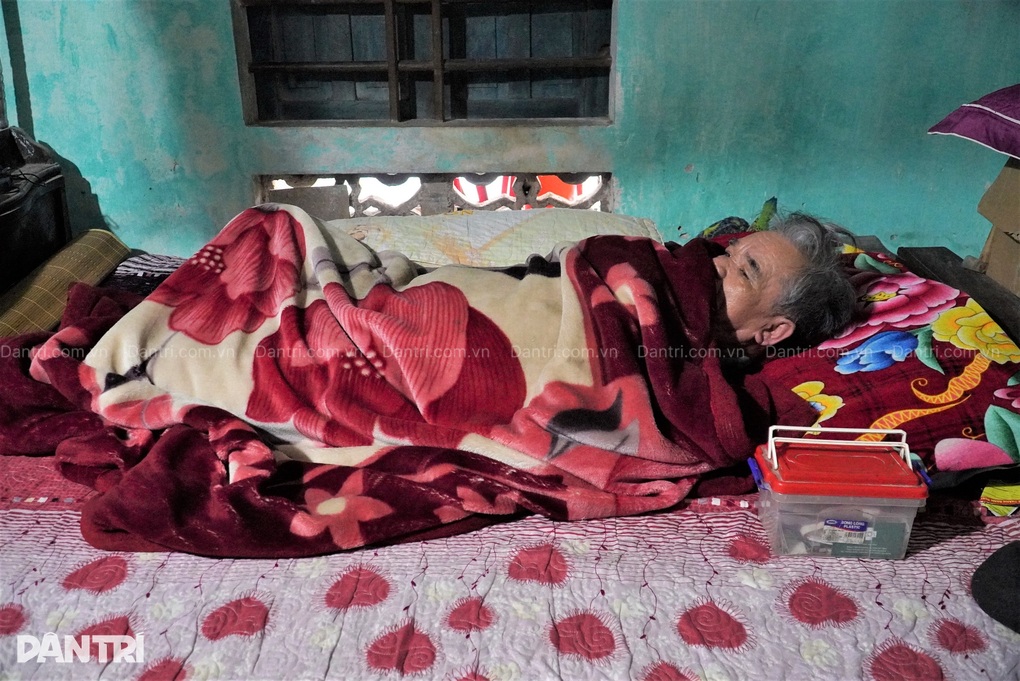 Chuỗi bi kịch dồn dập, chồng bệnh, con trai mất, con gái mù lòa chạy thận - 3