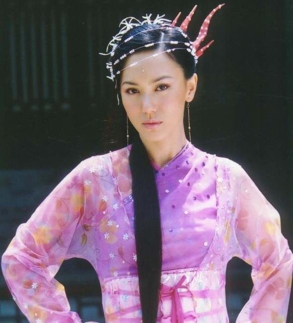 Ngọc nữ showbiz lấy chồng ngoại quốc hơn 17 tuổi, có 2 con riêng và cái kết bất ngờ khi làm mẹ kế hào môn- Ảnh 5.