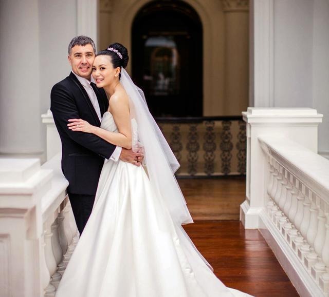 Ngọc nữ showbiz lấy chồng ngoại quốc hơn 17 tuổi, có 2 con riêng và cái kết bất ngờ khi làm mẹ kế hào môn- Ảnh 6.