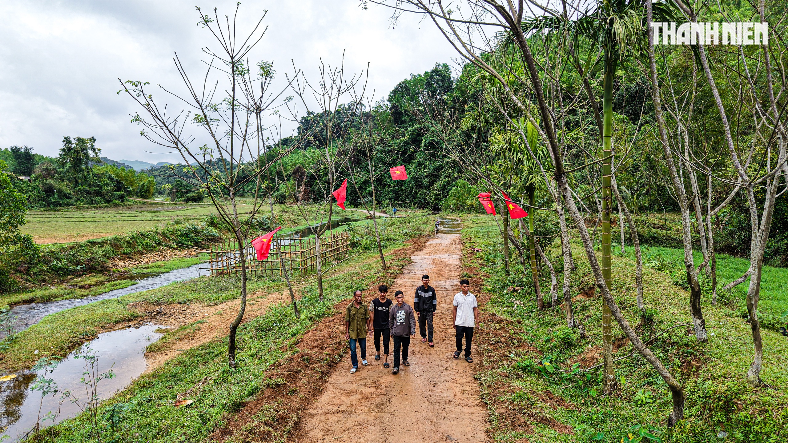 Tết về ở tổ dân cư '5 không' giữa đại ngàn Quảng Ngãi- Ảnh 5.