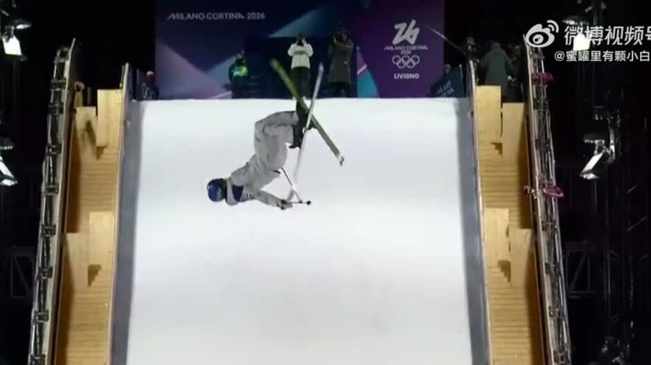 'Công chúa tuyết' Eileen Gu ngã gãy ván trượt