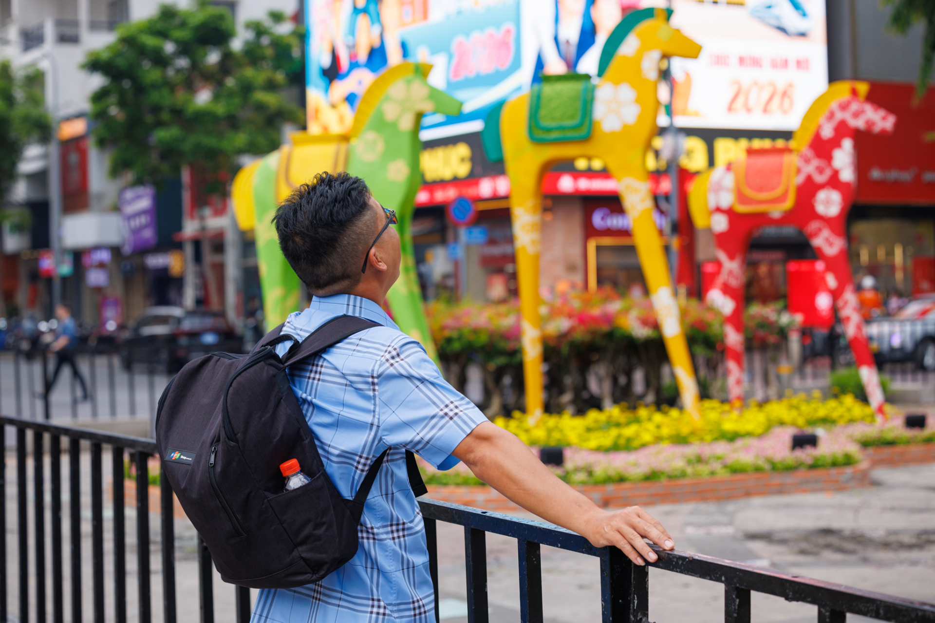 Ngựa thép 2 tỷ nặng 5 tấn liệu có khiến tượng đài 11m ở Nguyễn Huệ phải dè chừng? 8 1771116152 233 Ngua thep 2 ty nang 5 tan lieu co khien