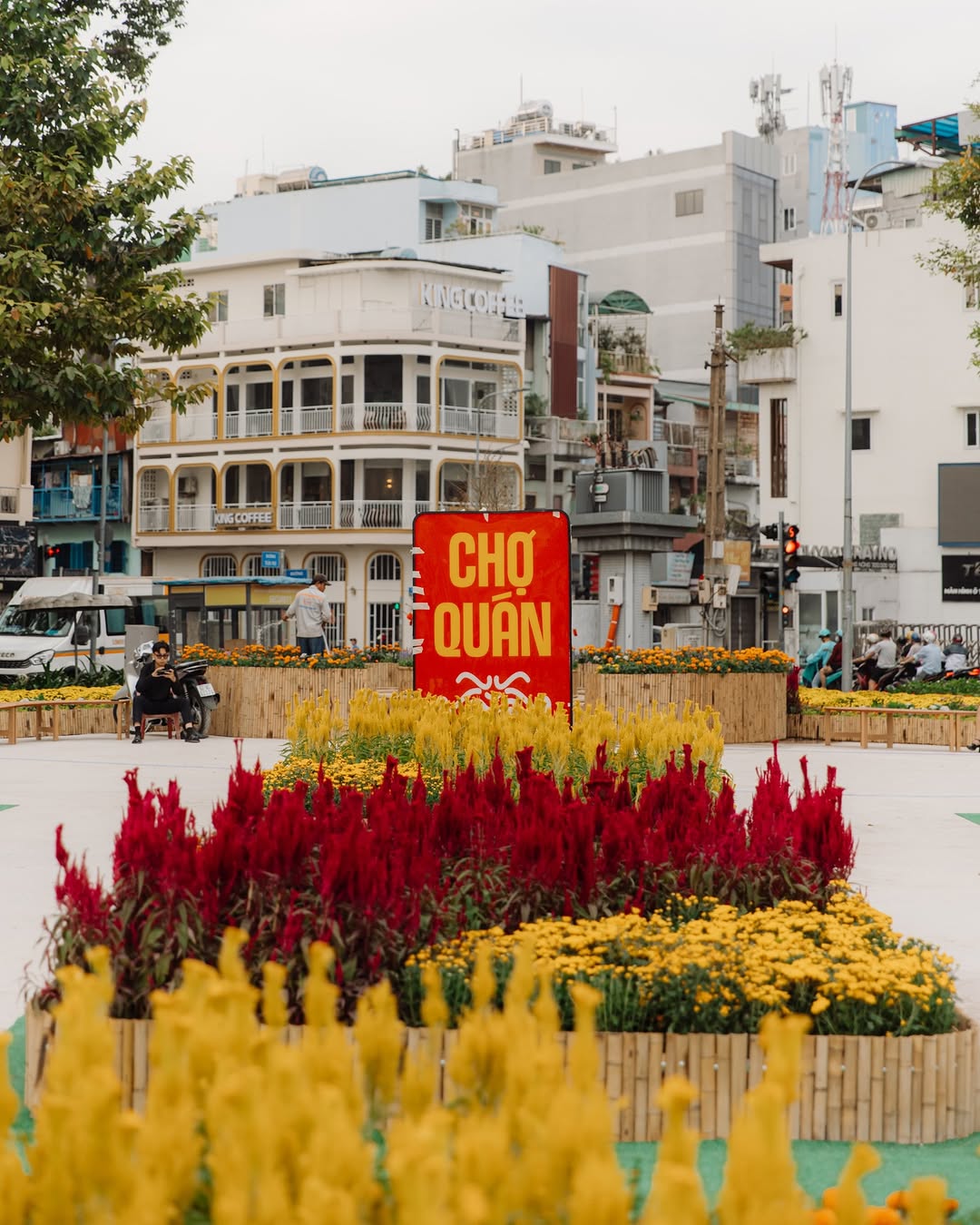 Ngựa thép 2 tỷ nặng 5 tấn liệu có khiến tượng đài 11m ở Nguyễn Huệ phải dè chừng? 10 1771116154 570 Ngua thep 2 ty nang 5 tan lieu co khien