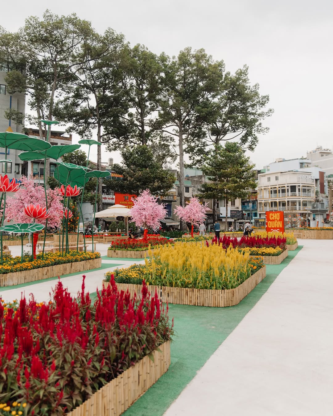 Ngựa thép 2 tỷ nặng 5 tấn liệu có khiến tượng đài 11m ở Nguyễn Huệ phải dè chừng? 15 1771116159 859 Ngua thep 2 ty nang 5 tan lieu co khien