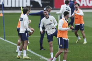 ‘Ronaldo phải đá tiếp, dù chỉ còn một chân hay phải bò trên sân’