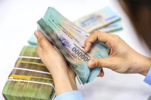 Nhiều ngân hàng bơm vốn, giảm lãi cho vùng bão lũ