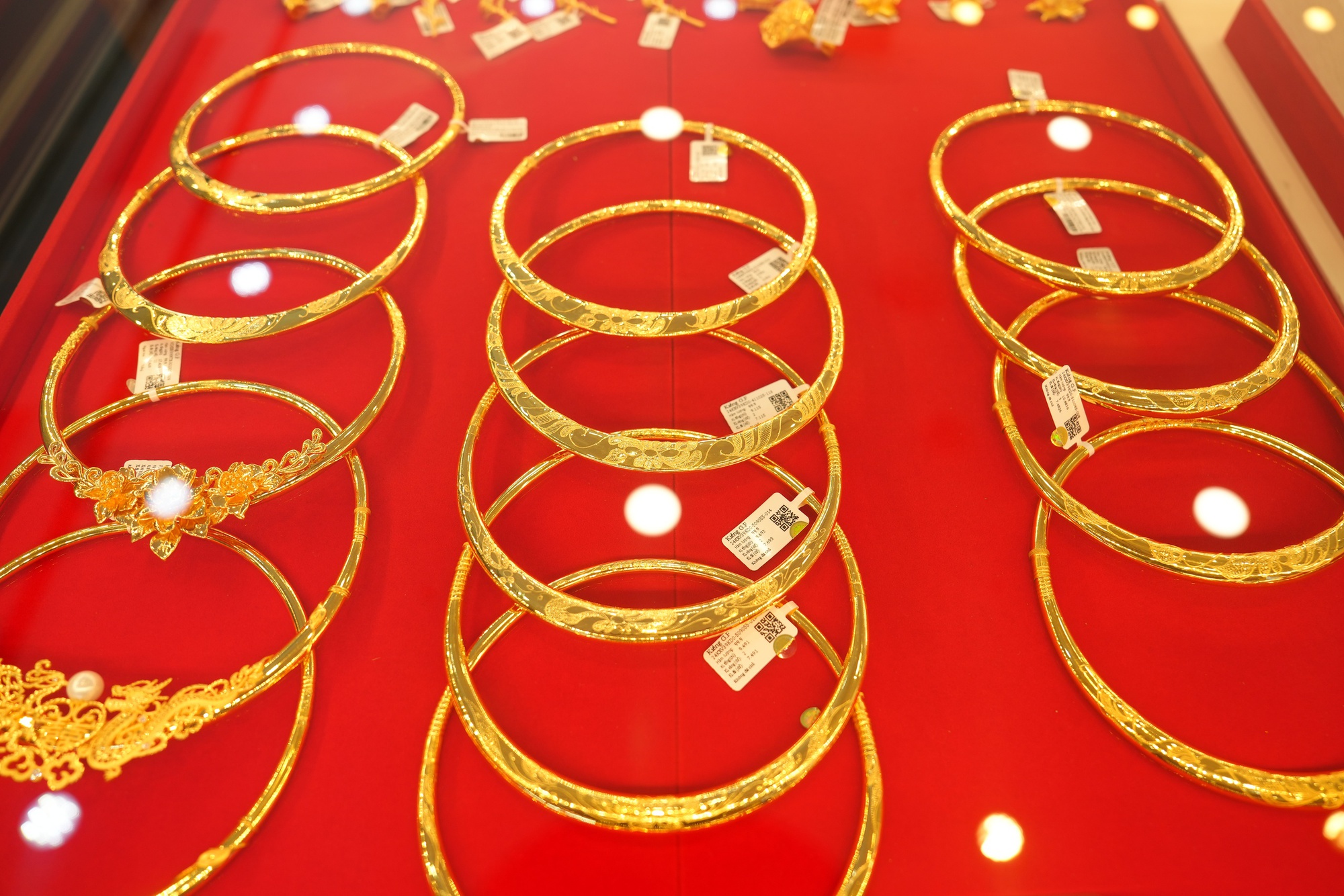 Giá vàng hôm nay 15-2: Dự báo mới nhất về vàng những ngày Tết- Ảnh 1.