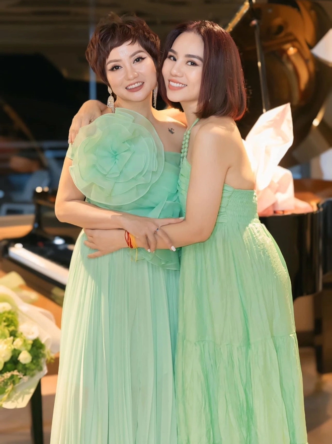 Váy bay bổng lên ngôi, bảng màu tươi sáng dẫn dắt xu hướng xuân 2026- Ảnh 3.