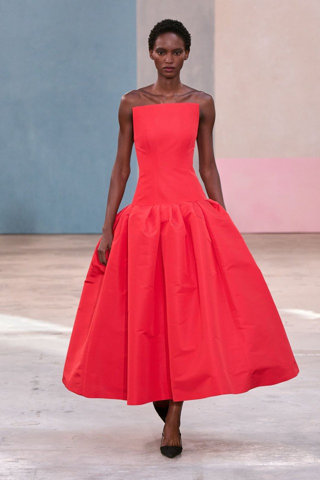 Váy bay bổng lên ngôi, bảng màu tươi sáng dẫn dắt xu hướng xuân 2026- Ảnh 4.