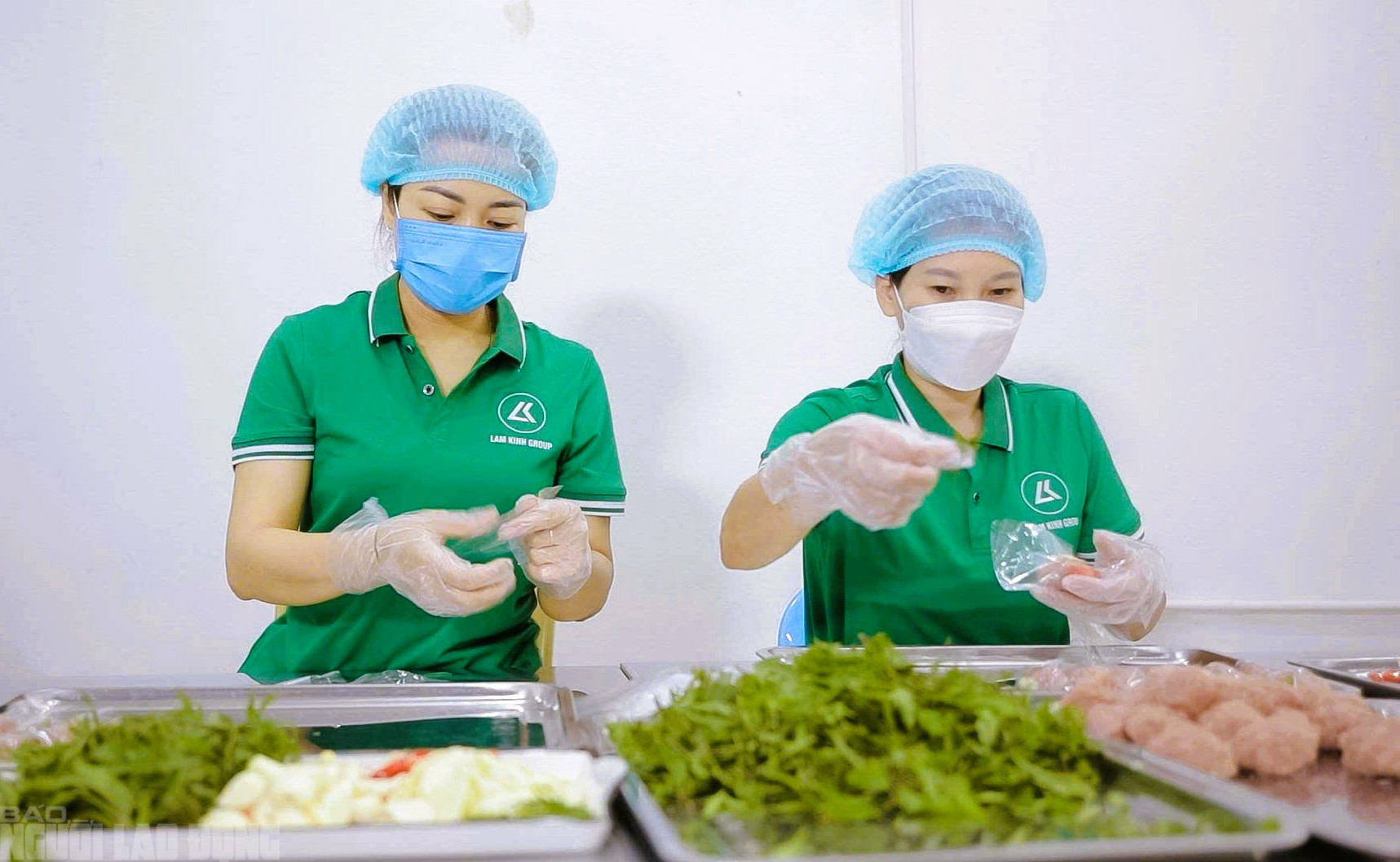 Nem chua tăng giá vù vù vẫn "cháy hàng" ngày cận Tết 4 Nem chua tăng giá vẫn