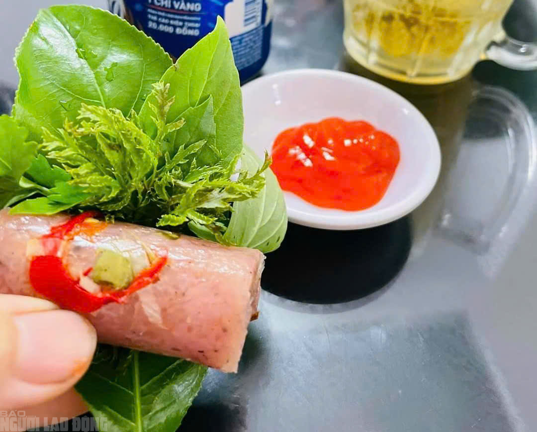 Nem chua tăng giá vù vù vẫn "cháy hàng" ngày cận Tết 6 Nem chua tăng giá vẫn