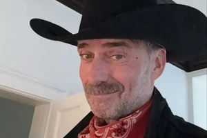 Klopp gây bất ngờ với diện mạo mới