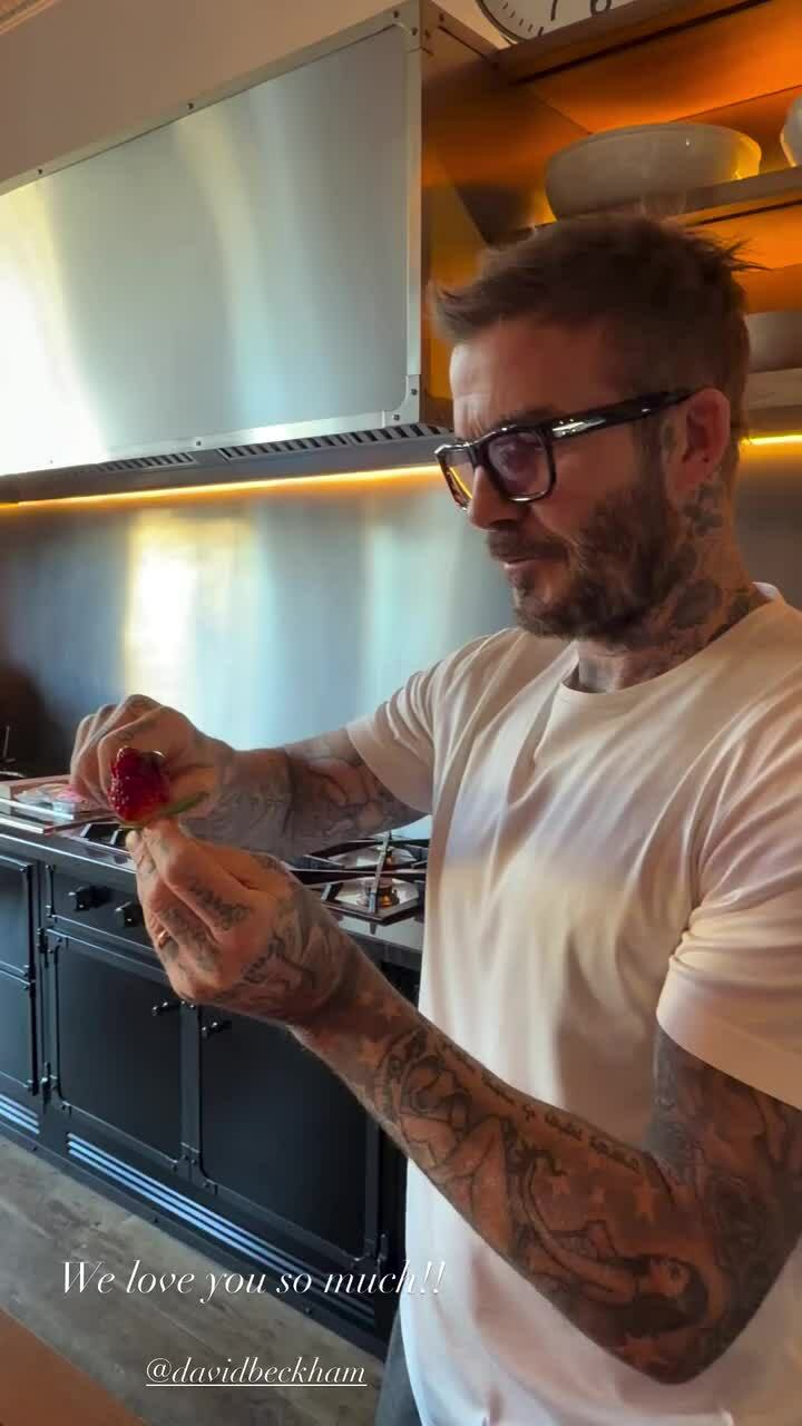 David Beckham vào bếp dịp Valentine 2026
