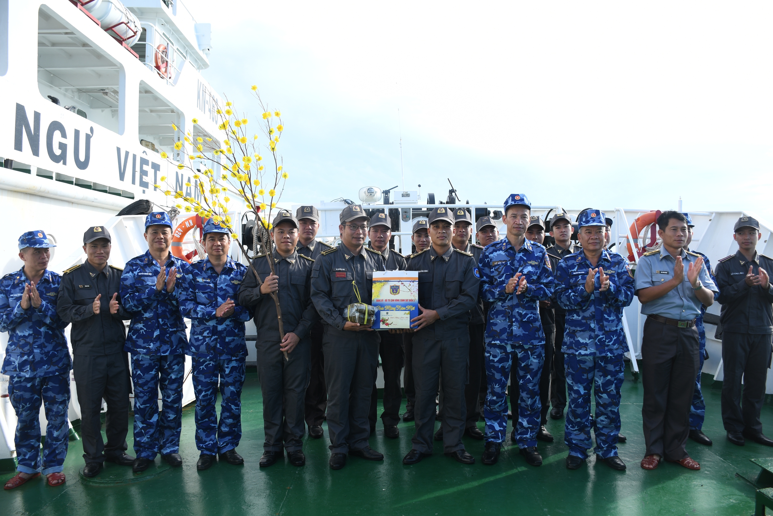 Mang Tết ra Trường Sa 2026: Tình hình và nhiệm vụ của chiến sĩ trên biển - Ảnh 18.