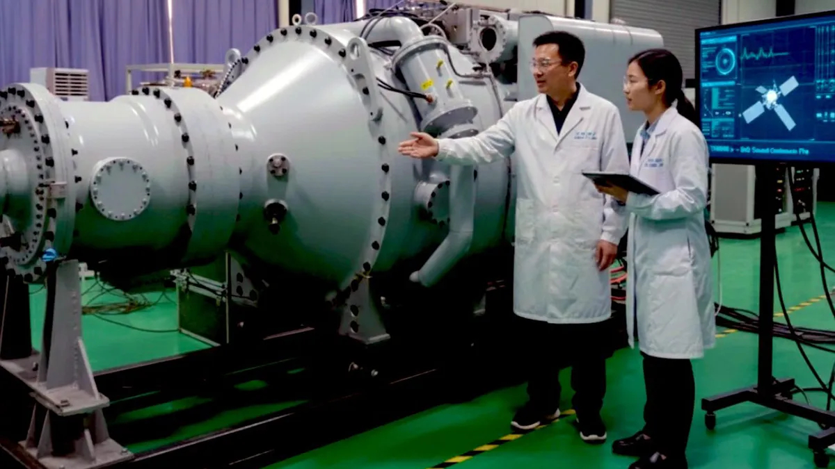 Hạm đội vi vệ tinh và những vũ khí khuấy đảo không gian 1 Không gian trở thành chiến trường mới - Ảnh 4.