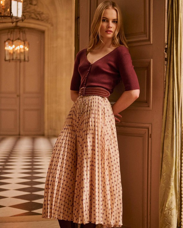 Đầu năm, nàng ưu ái diện chân váy xếp ly mọi lúc- Ảnh 2.