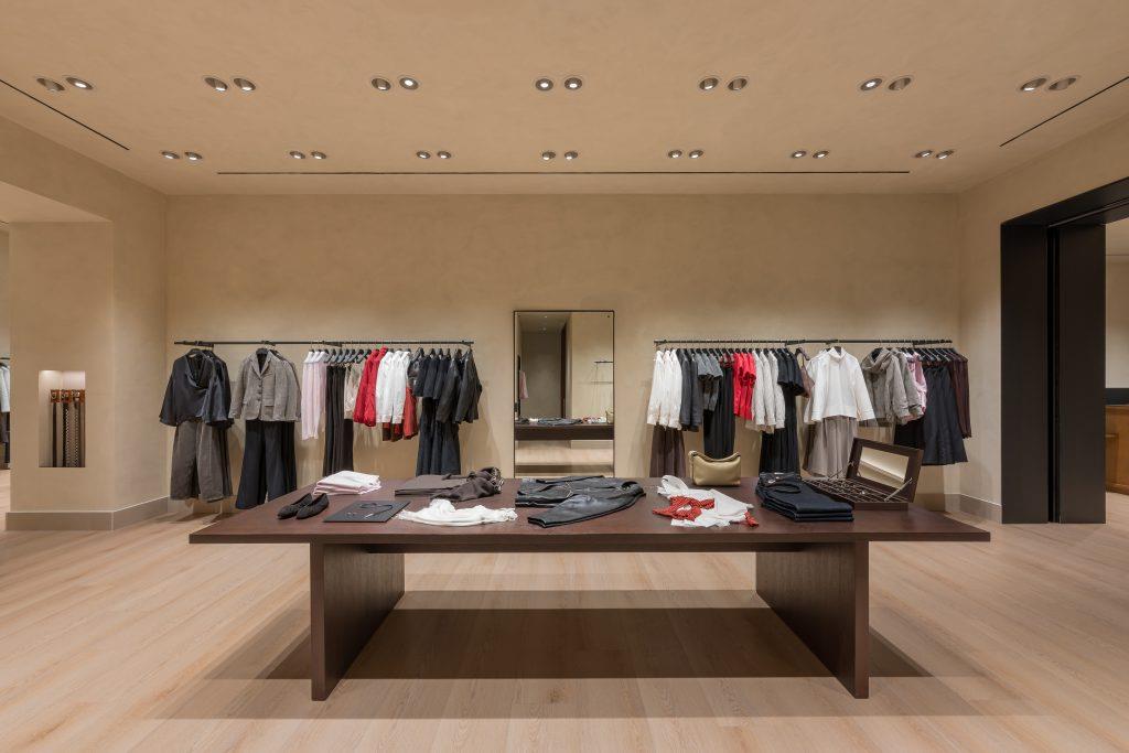 Hé lộ không gian cửa hàng thân thiện với môi trường của Massimo Dutti tại Crescent Mall- Ảnh 5. Hé lộ không gian cửa hàng thân thiện với môi trường của Massimo Dutti tại Crescent Mall- Ảnh 5.
