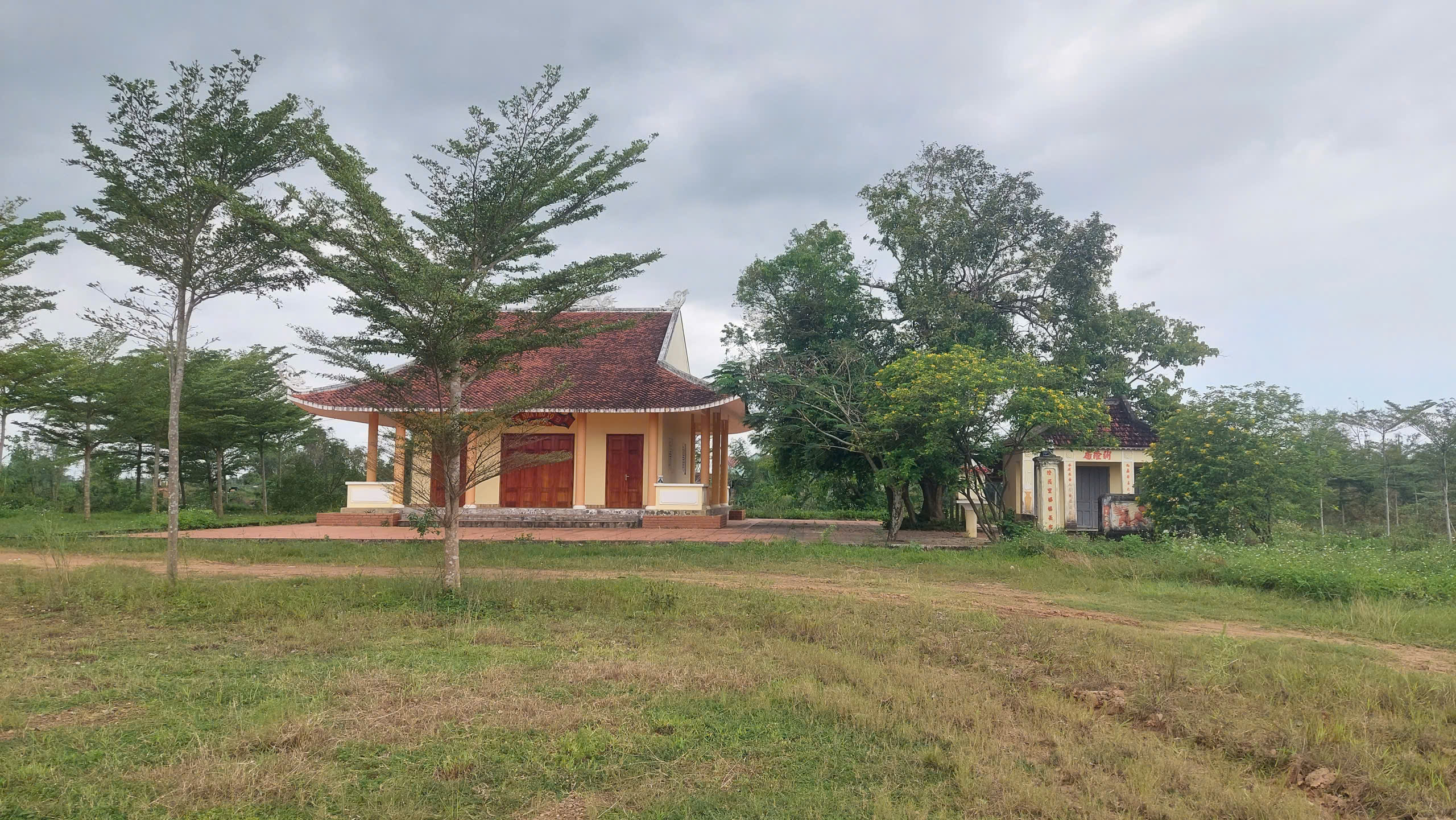 Thăm làng rượu Bàu Đá trước nỗi lo tắt lửa 2 Thăm làng rượu Bàu Đá trước nỗi lo tắt lửa - Ảnh 2.