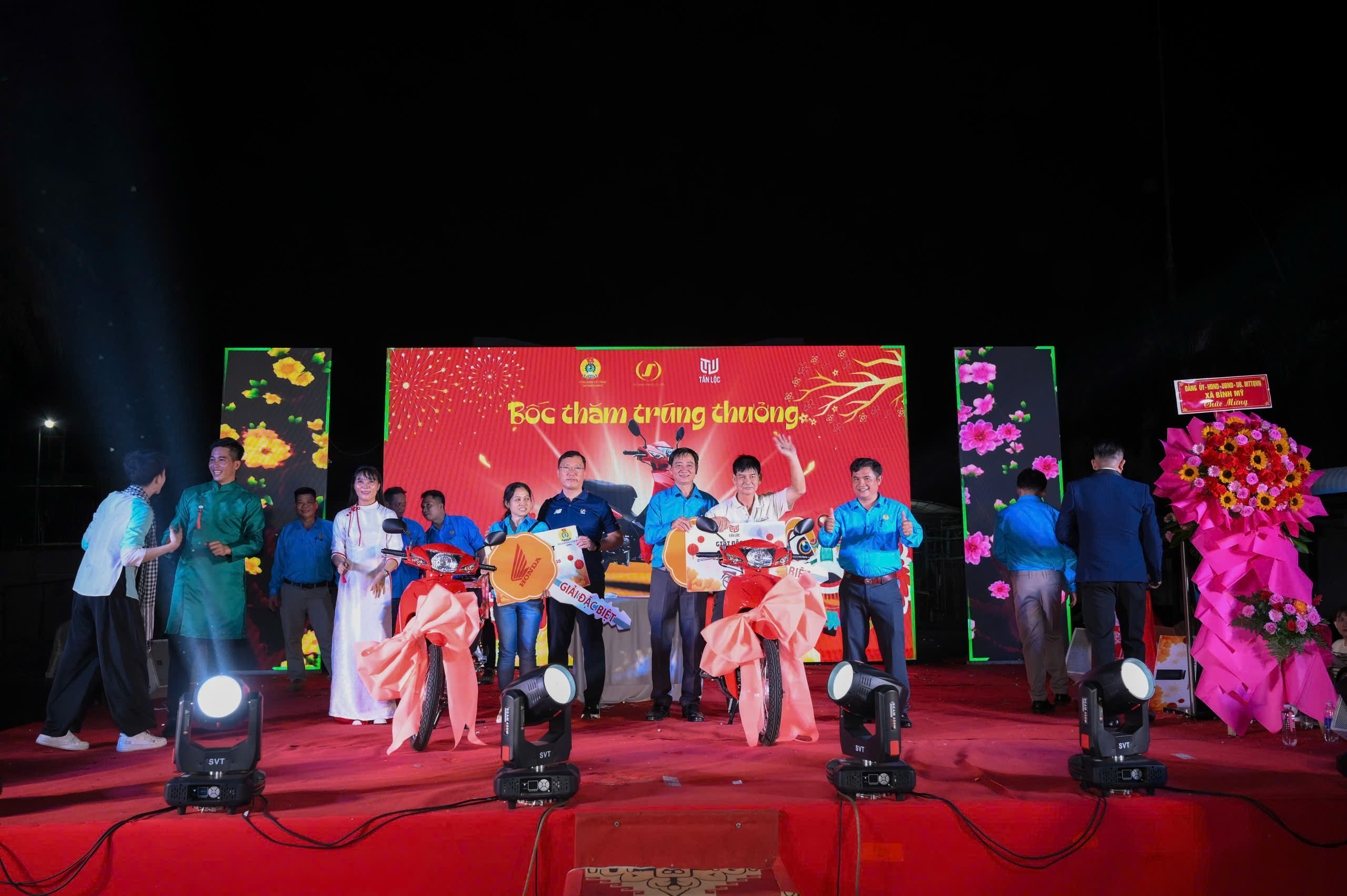 Nhiều hoạt động vui Tết ý nghĩa cho người lao động 4 Nhiều hoạt động vui Tết ý nghĩa cho người lao động - Ảnh 4.