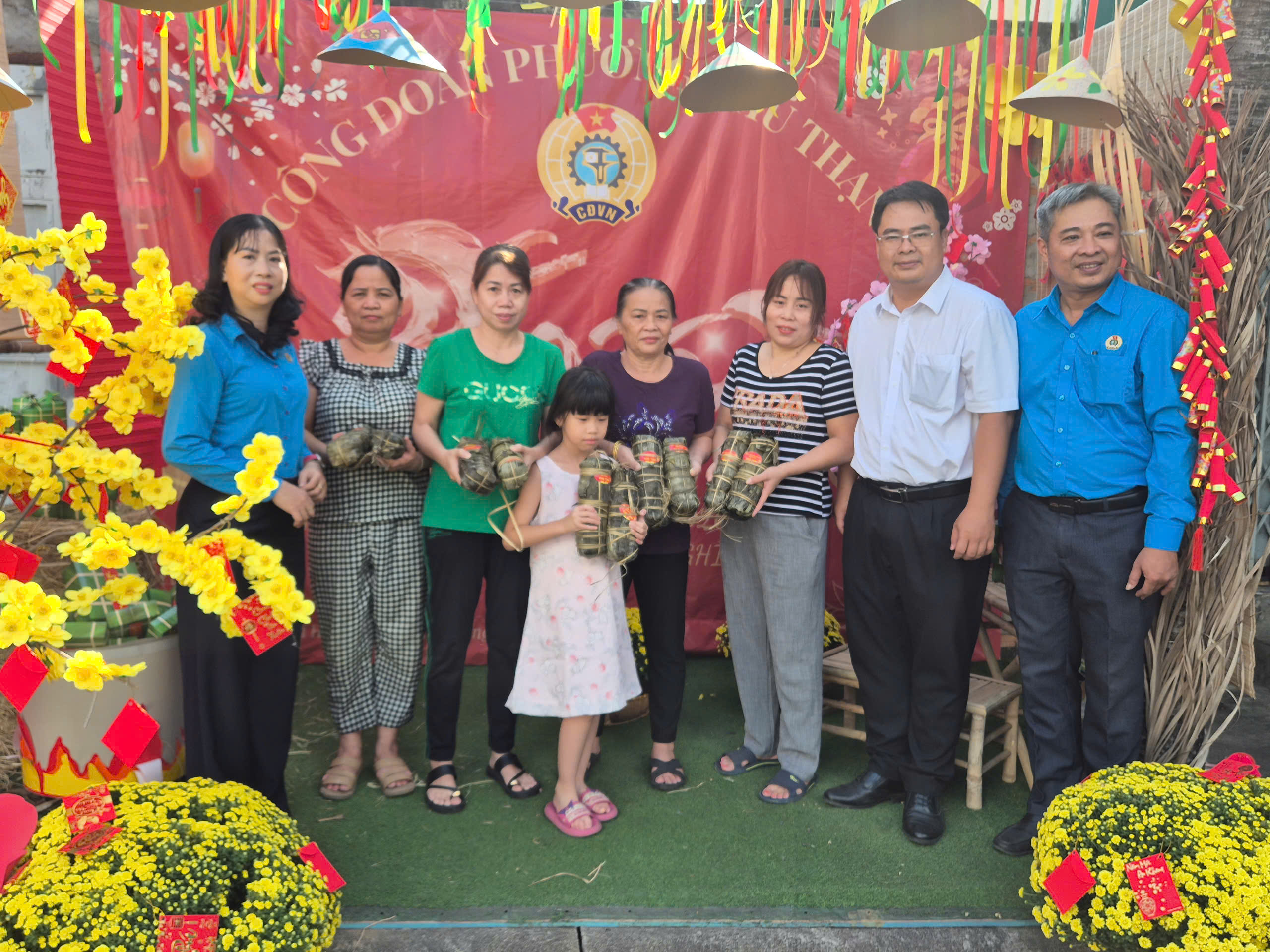 Nhiều hoạt động vui Tết ý nghĩa cho người lao động 6 Nhiều hoạt động vui Tết ý nghĩa cho người lao động - Ảnh 6.