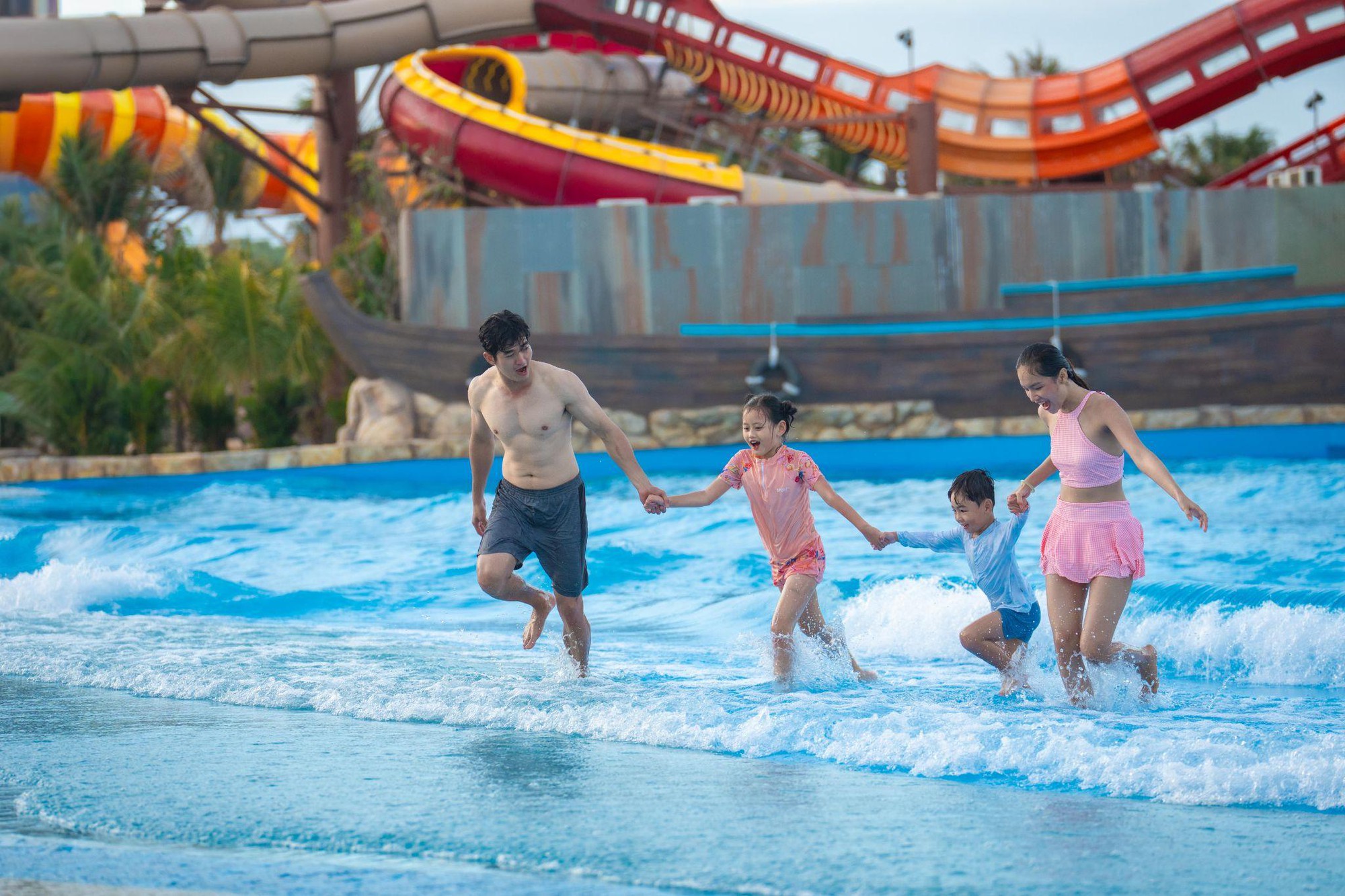 Cú đúp kỷ lục đưa Công viên nước Sun World Vũng Tàu thành điểm chơi xuân hot bậc nhất Nam bộ- Ảnh 2.