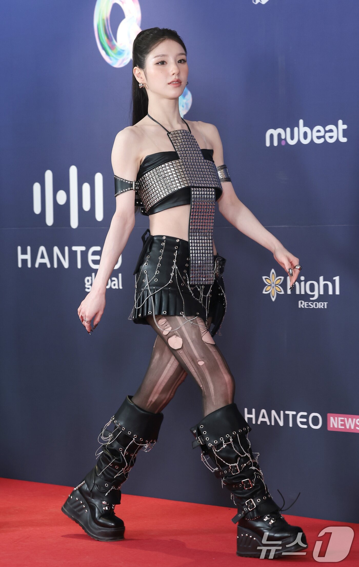 Thảm đỏ Hanteo Music Awards 2026: Tiffany (SNSD) rạng rỡ xinh hút hồn, át hết dàn mỹ nhân đàn em- Ảnh 15. Thảm đỏ Hanteo Music Awards 2026: Tiffany (SNSD) rạng rỡ xinh hút hồn, át hết dàn mỹ nhân đàn em- Ảnh 15.