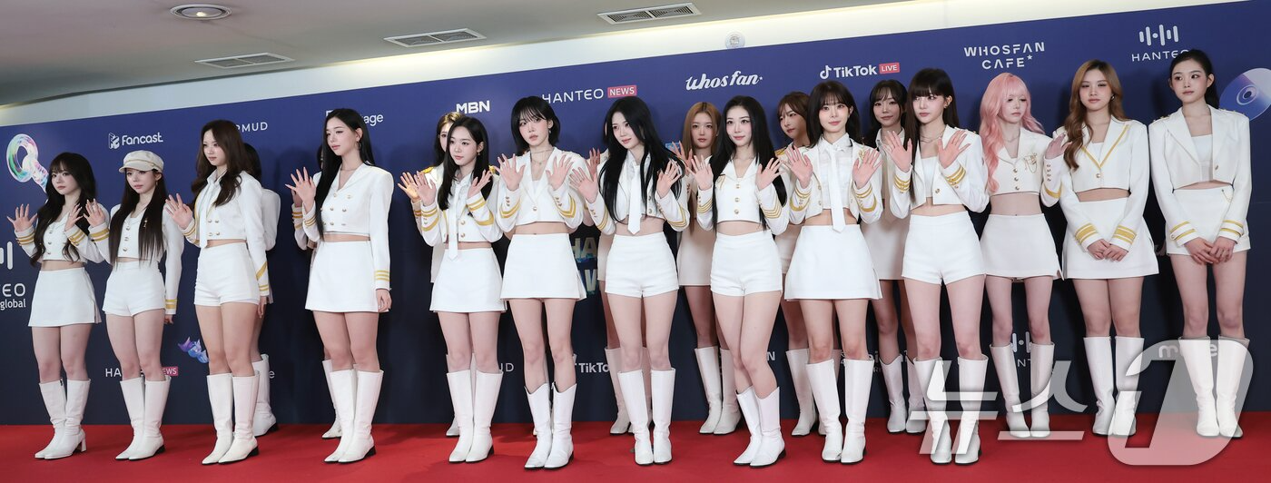 Thảm đỏ Hanteo Music Awards 2026: Tiffany (SNSD) rạng rỡ xinh hút hồn, át hết dàn mỹ nhân đàn em- Ảnh 16. Thảm đỏ Hanteo Music Awards 2026: Tiffany (SNSD) rạng rỡ xinh hút hồn, át hết dàn mỹ nhân đàn em- Ảnh 16.