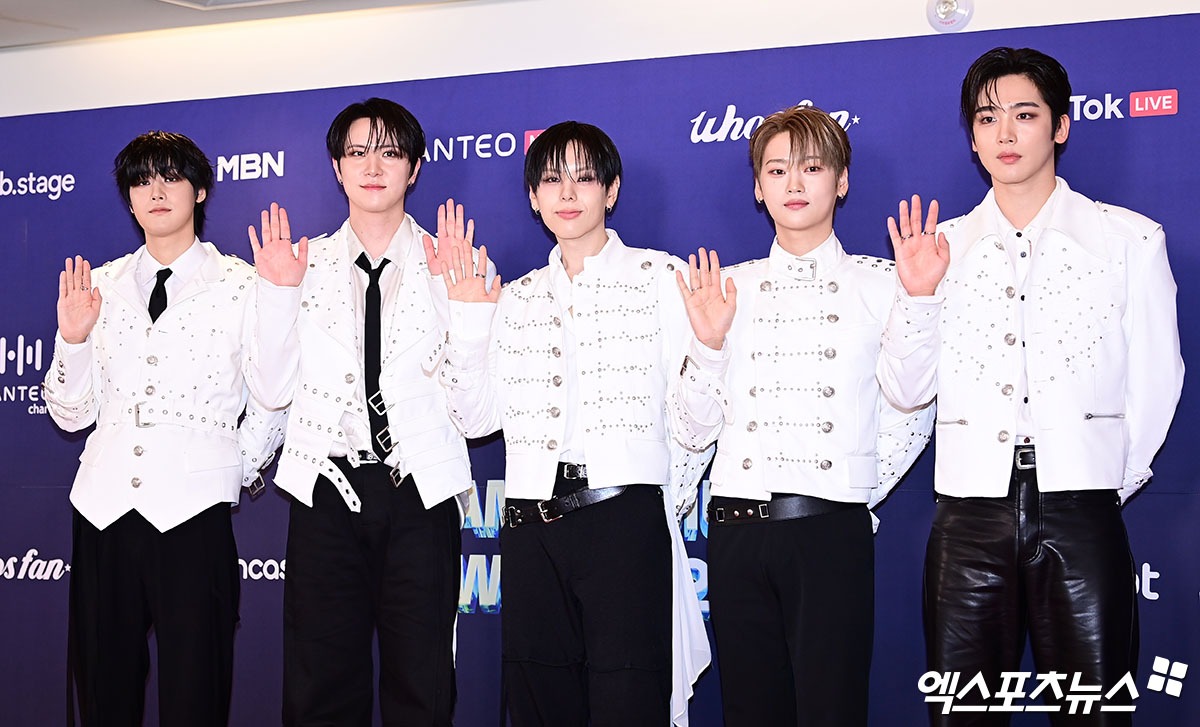 Thảm đỏ Hanteo Music Awards 2026: Tiffany (SNSD) rạng rỡ xinh hút hồn, át hết dàn mỹ nhân đàn em- Ảnh 21. Thảm đỏ Hanteo Music Awards 2026: Tiffany (SNSD) rạng rỡ xinh hút hồn, át hết dàn mỹ nhân đàn em- Ảnh 21.