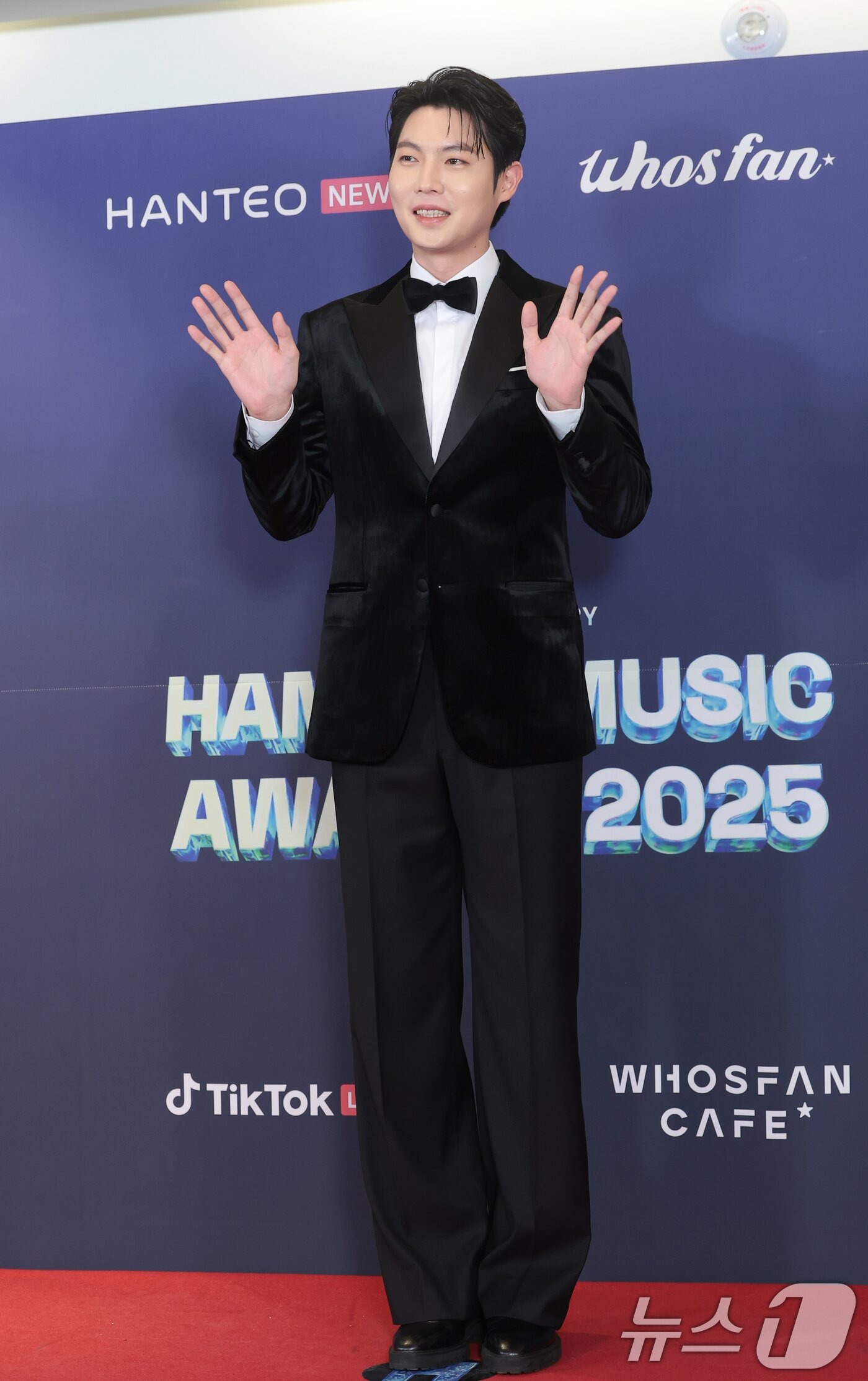 Thảm đỏ Hanteo Music Awards 2026: Tiffany (SNSD) rạng rỡ xinh hút hồn, át hết dàn mỹ nhân đàn em- Ảnh 32. Thảm đỏ Hanteo Music Awards 2026: Tiffany (SNSD) rạng rỡ xinh hút hồn, át hết dàn mỹ nhân đàn em- Ảnh 32.