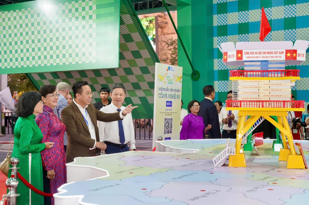 đường sách tết (7).jpg