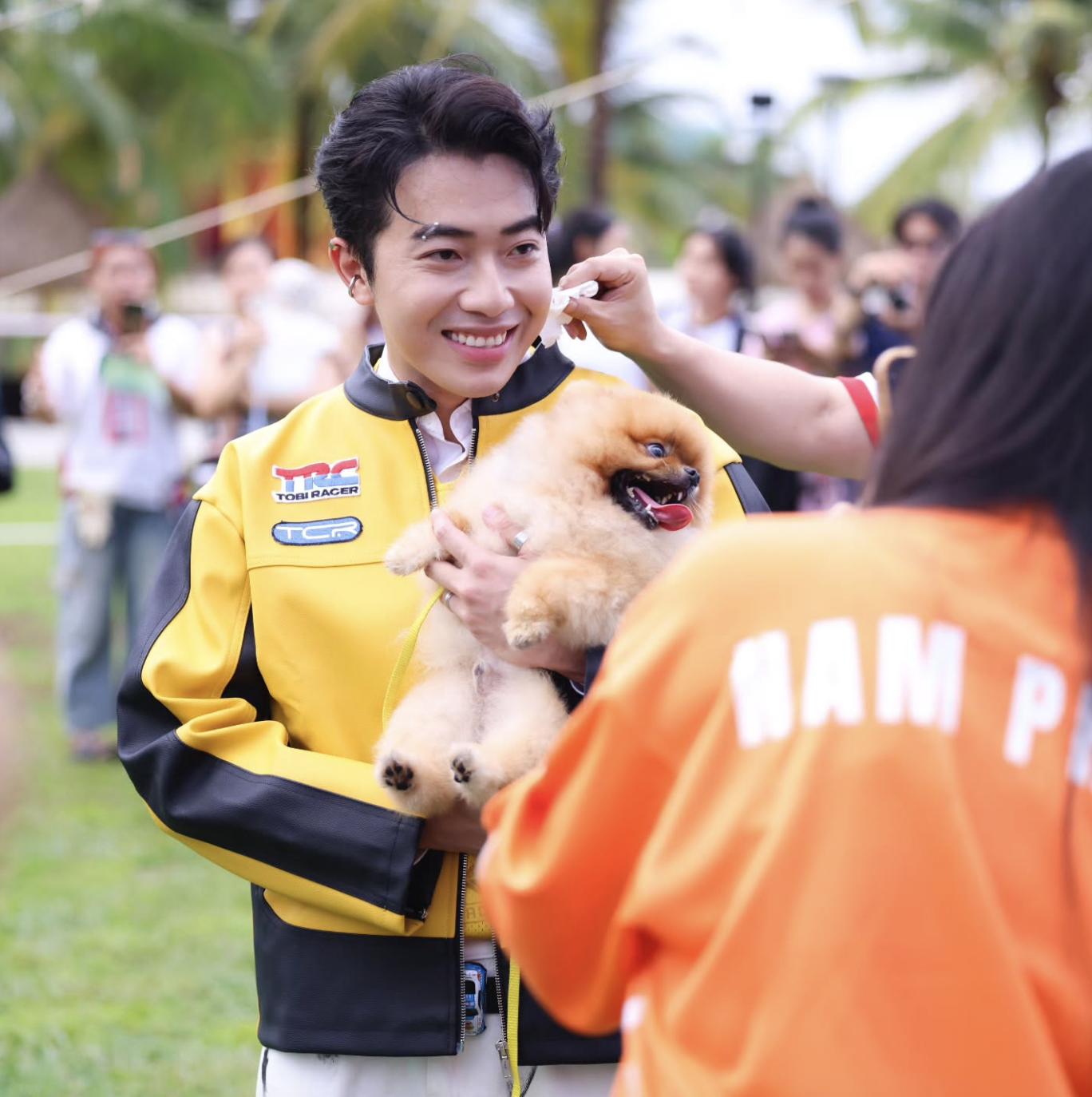 Mỹ nam duy nhất đóng cả phim Tết của Trấn Thành và Trường Giang, đáng yêu đến nỗi khiến 11 triệu người phát cuồng- Ảnh 5. Mỹ nam duy nhất đóng cả phim Tết của Trấn Thành và Trường Giang, đáng yêu đến nỗi khiến 11 triệu người phát cuồng- Ảnh 5.