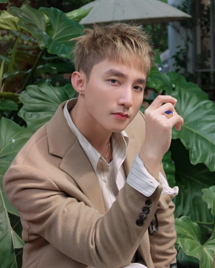 Mùng 1 Tết nên mặc màu gì để mở đầu năm mới may mắn?- Ảnh 5.